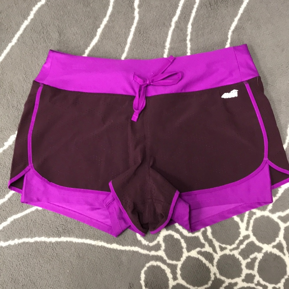 😍REDUCED🏃🏼‍♀️BURGUNDY  WORKOUT SHORTS